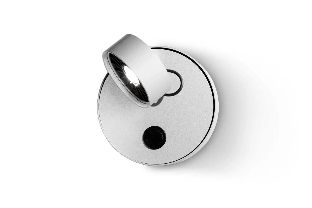 Basica 4 -seinävalaisin